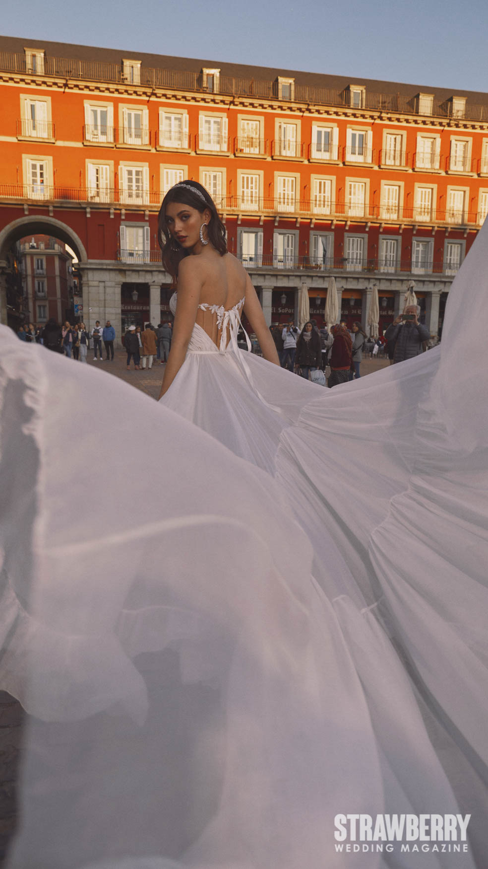 Reem Acra: The Epitome of Bridal Elegance and Modern Glamour - Strawberry  Wedding Photography