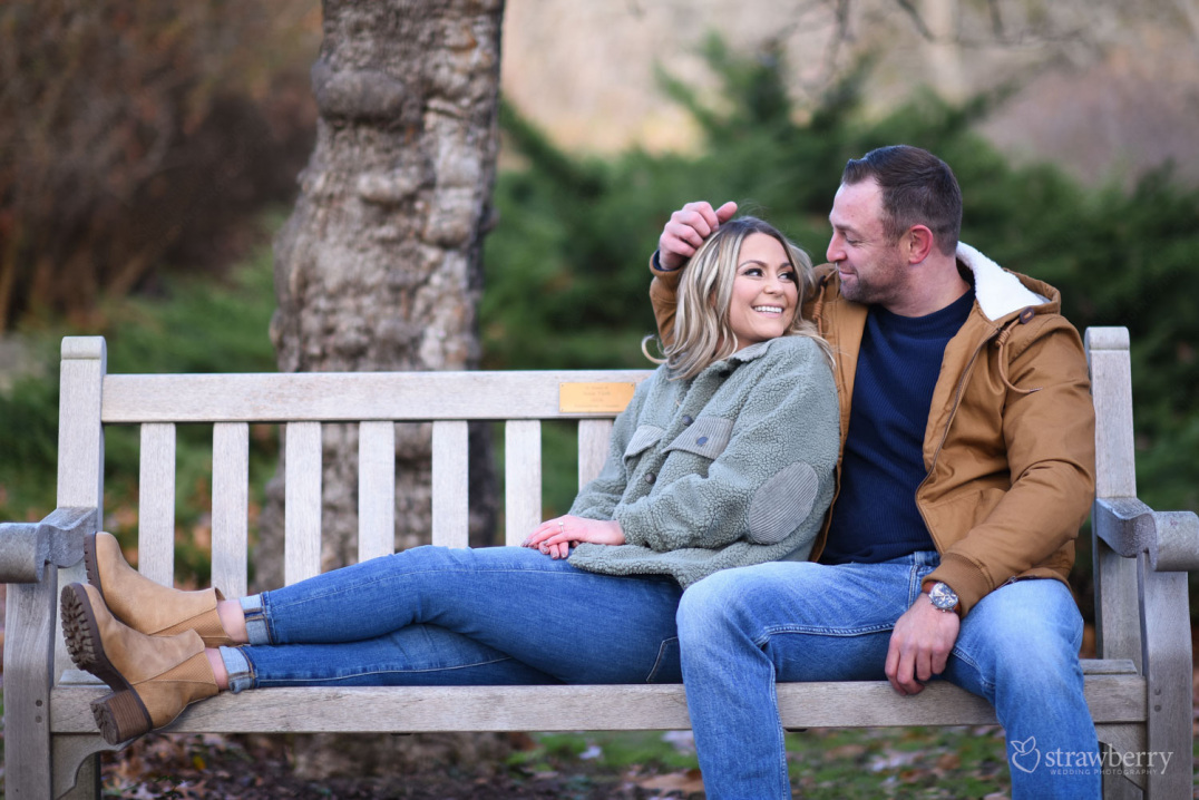 couple-on-bench-autumn-engagement-session