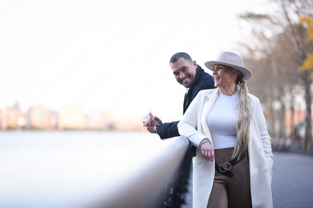 21-engaged-couple-riverside-park-hoboken