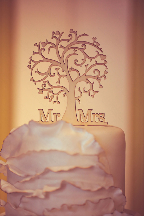 20-wedding-cake-topper-closeup