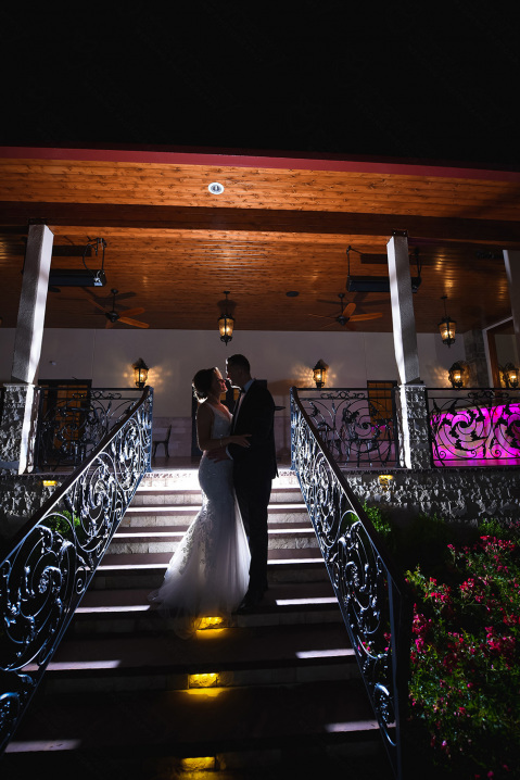 34-newlyweds-love-look-stairs-night-shoot