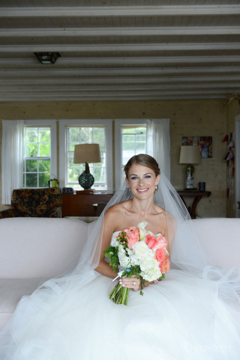 bride-in-white-dress-smile