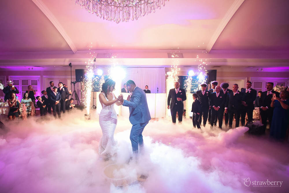 wedding-first-dance-in-clouds-01