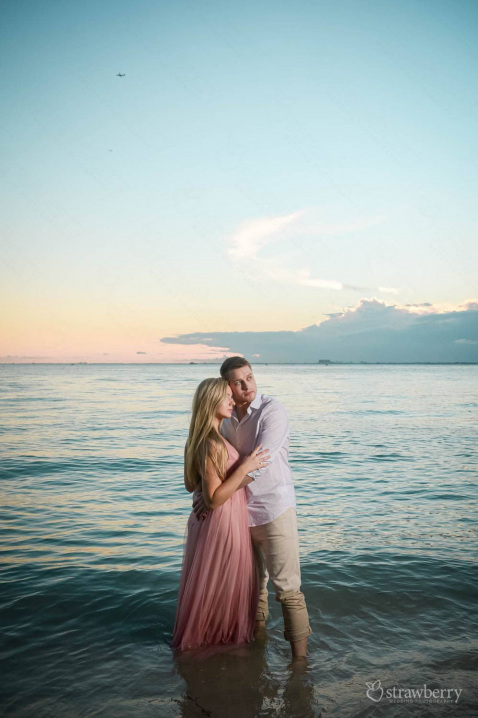 engagement-photo-by-the-ocean-2