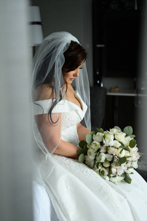 bride-waiting-for-groom-2