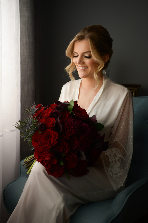 5-bride-portrait-red-wedding-bouquet