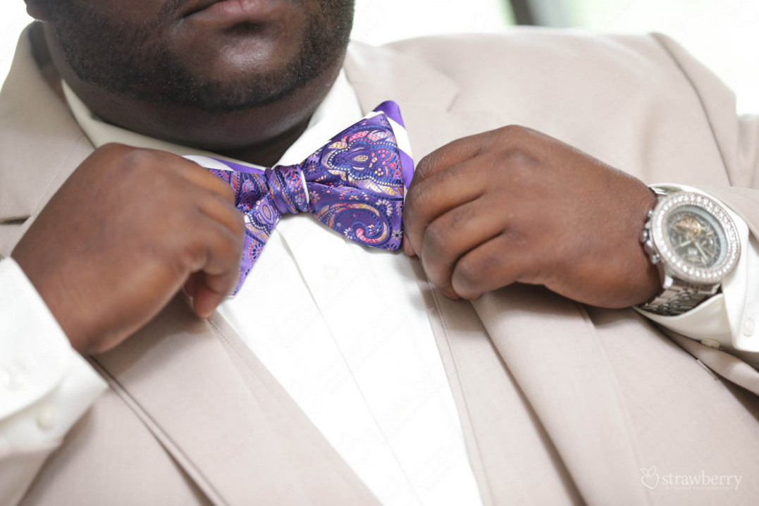 groom-wedding-details-cream-suit-violet-bowite