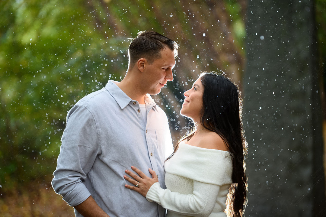 30-engaged-couple-love-look-raindrops-1